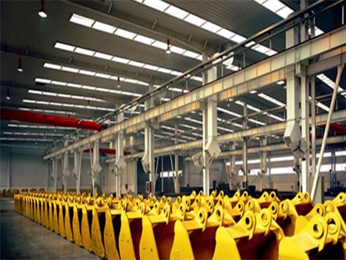 阿克苏徐工集团挖掘机装配车间